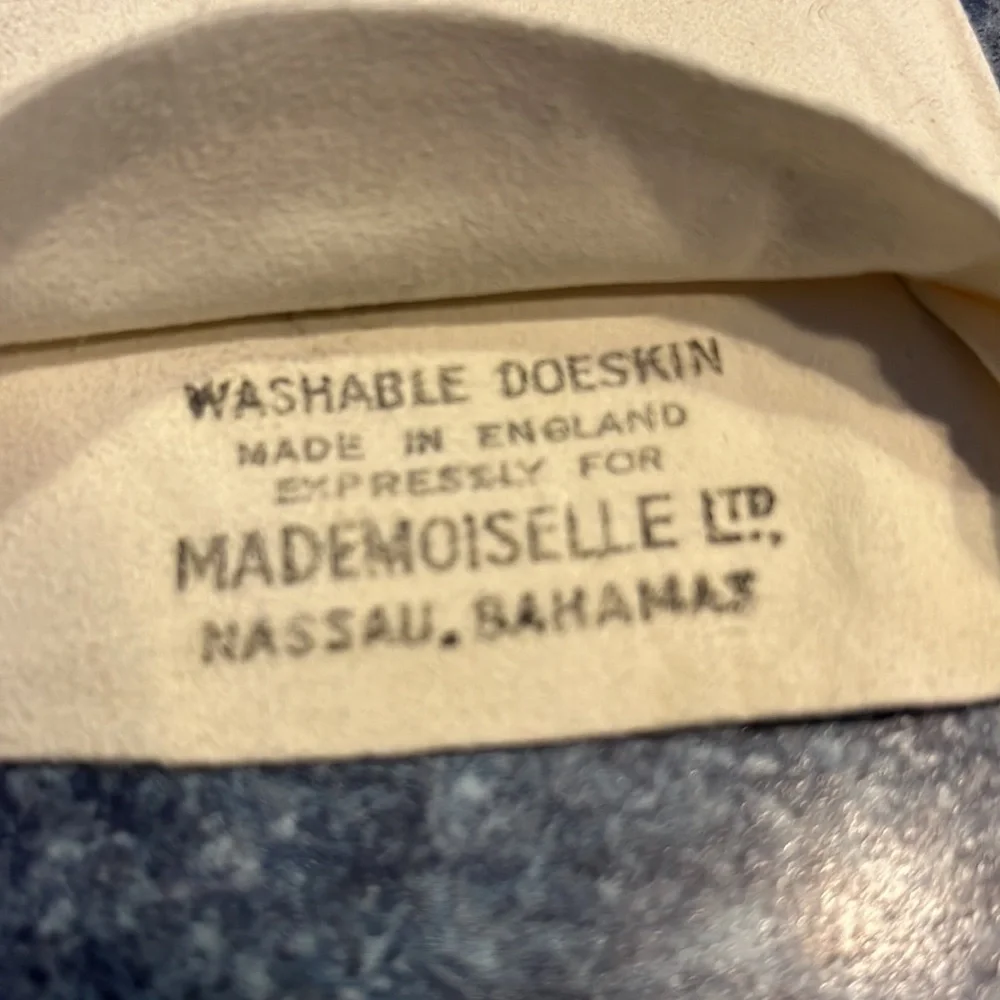 Vintage Mademoiselle washable doeskin gloves. Made in England.